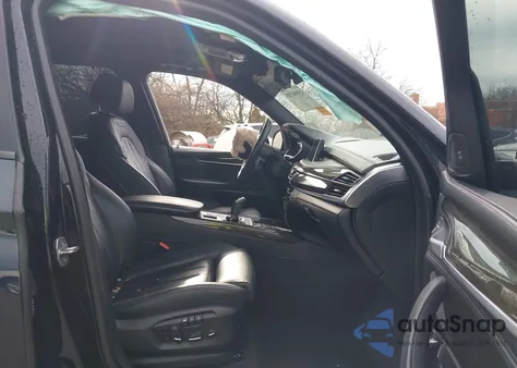 2015 BMW X5 xDrive50I z USA, uszkodzony, nr VIN 5UXKR6C52F0J77987